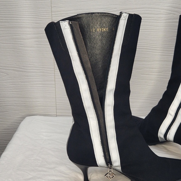 DONALD J PLINER BOOTS - RYOKO - Reflective - Sz 6 RETAILS $310 - Made Italy - Picture 6 of 8